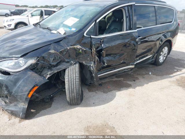 2C4RC1BG9HR752179 Chrysler Pacifica Touring-l