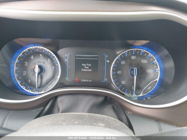 2C4RC1BG9HR752179 Chrysler Pacifica Touring-l
