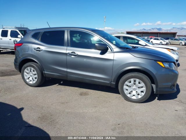 JN1BJ1CP0JW190405 Nissan Rogue Sport S