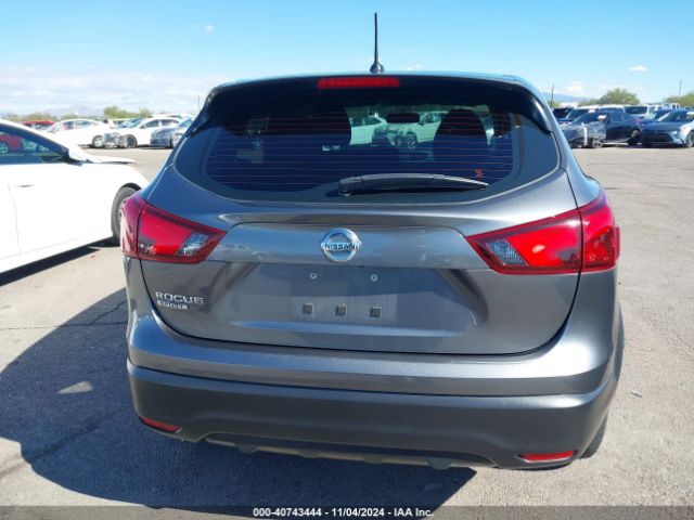 JN1BJ1CP0JW190405 Nissan Rogue Sport S