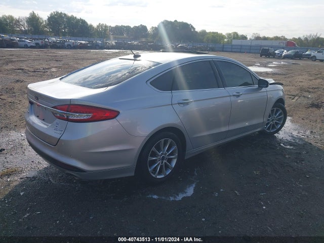 3FA6P0HD4HR118826 Ford FUSION SE