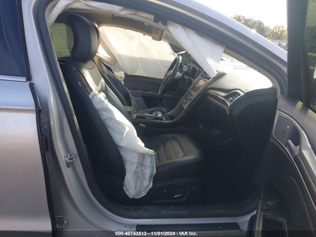 3FA6P0HD4HR118826 Ford FUSION SE