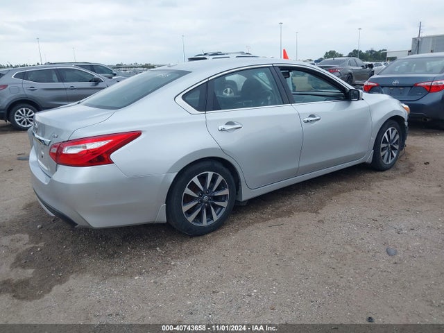 1N4AL3AP4HC487857 Nissan Altima 2.5 Sv