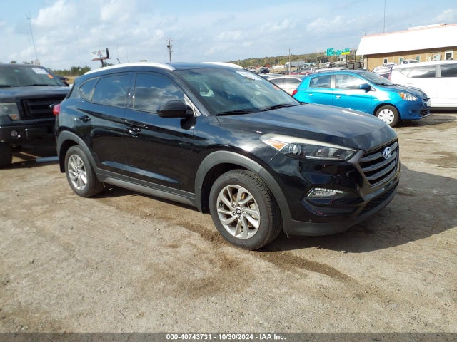 2016 KM8J33A45GU182114 main image
