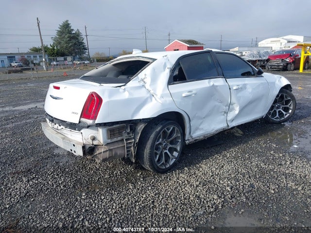 2C3CCAAGXJH264334 Chrysler 300 Touring