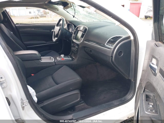 2C3CCAAGXJH264334 Chrysler 300 Touring