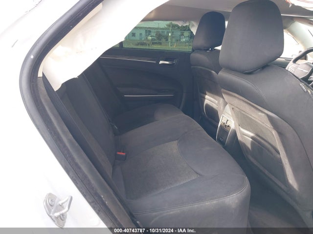 2C3CCAAGXJH264334 Chrysler 300 Touring