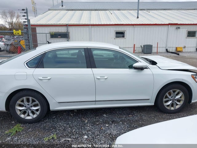 1VWAS7A33GC066340 Volkswagen Passat 1.8t S