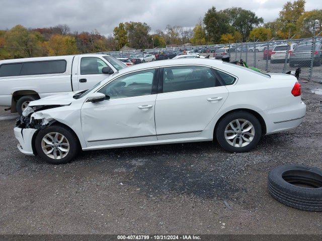1VWAS7A33GC066340 Volkswagen Passat 1.8t S