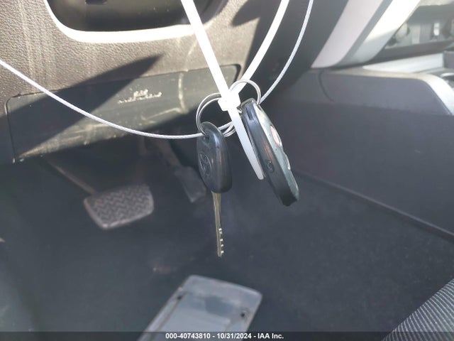 5TFDW5F15FX476743 Toyota Tundra Sr5 5.7l V8