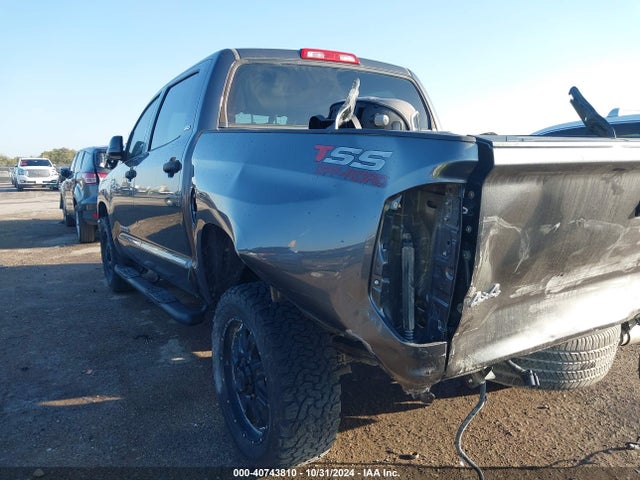 5TFDW5F15FX476743 Toyota Tundra Sr5 5.7l V8
