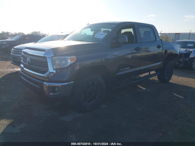 5TFDW5F15FX476743 Toyota Tundra Sr5 5.7l V8