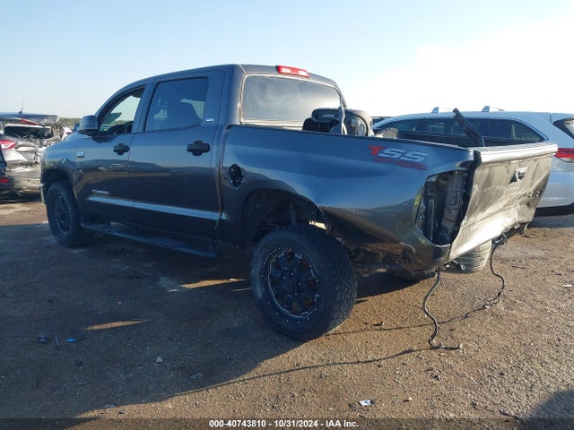 5TFDW5F15FX476743 Toyota Tundra Sr5 5.7l V8