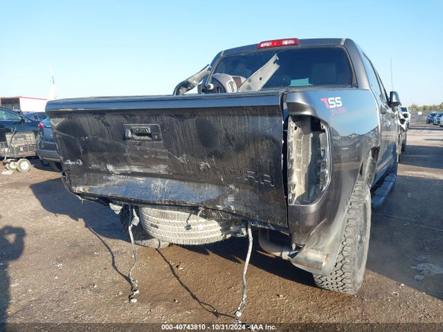 5TFDW5F15FX476743 Toyota Tundra Sr5 5.7l V8