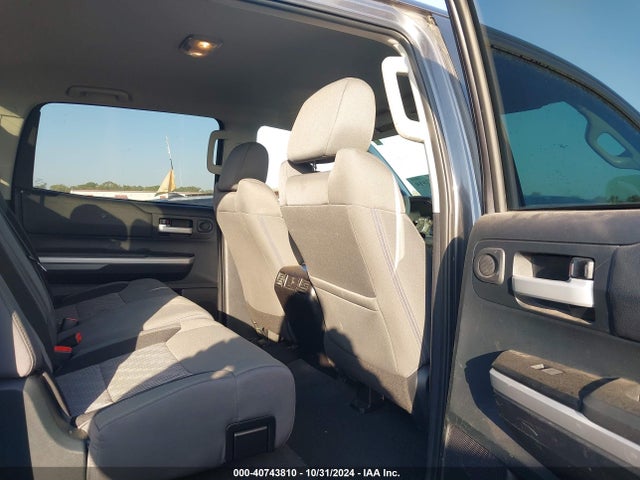 5TFDW5F15FX476743 Toyota Tundra Sr5 5.7l V8