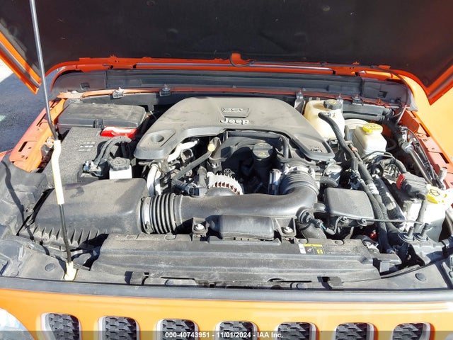1C4HJXEG7JW292484 Jeep Wrangler Unlimited Sahara 4x4