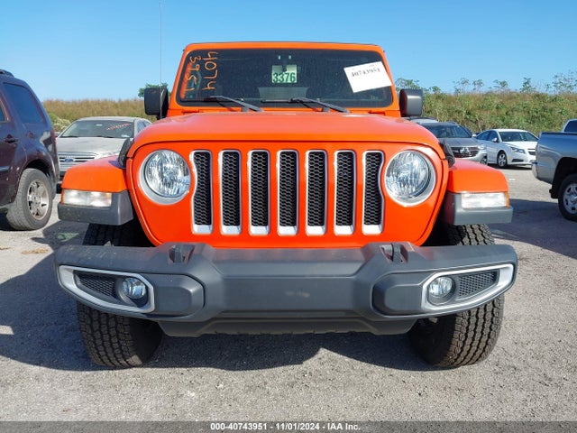 1C4HJXEG7JW292484 Jeep Wrangler Unlimited Sahara 4x4