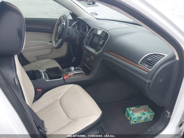 Chrysler 300 300c 2018 2C3CCAPT1JH175014 Image 5