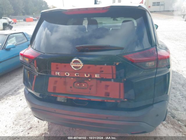 5N1AT3AA9MC823885 Nissan Rogue S Fwd