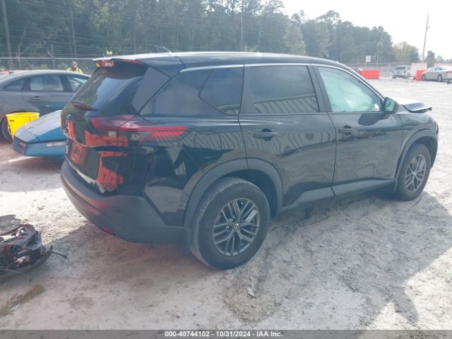 5N1AT3AA9MC823885 Nissan Rogue S Fwd