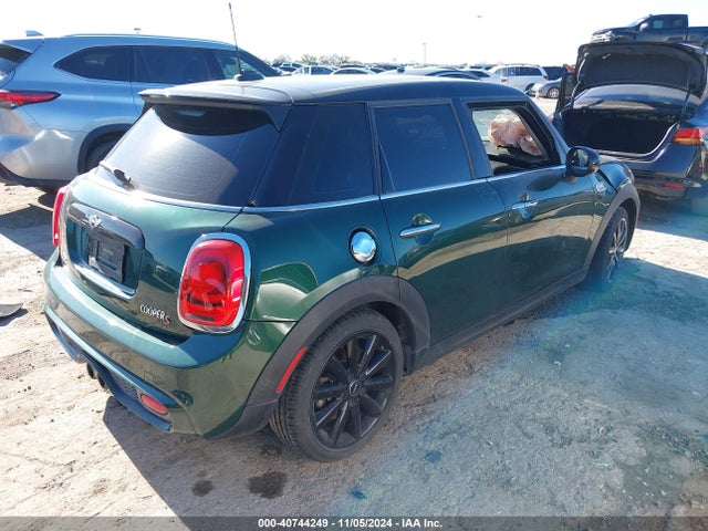 2018 MINI COOPER HARDTOP WMWXU3C54J2F51355 Photo 3