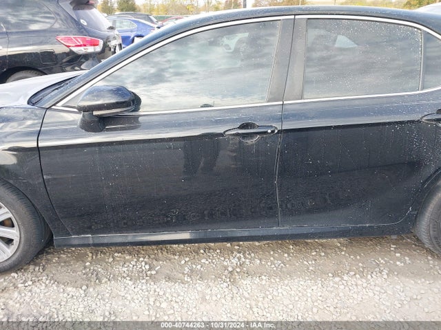 4T1B11HK9JU619588 Toyota CAMRY LE