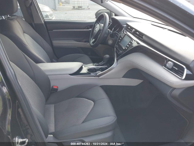 4T1B11HK9JU619588 Toyota CAMRY LE