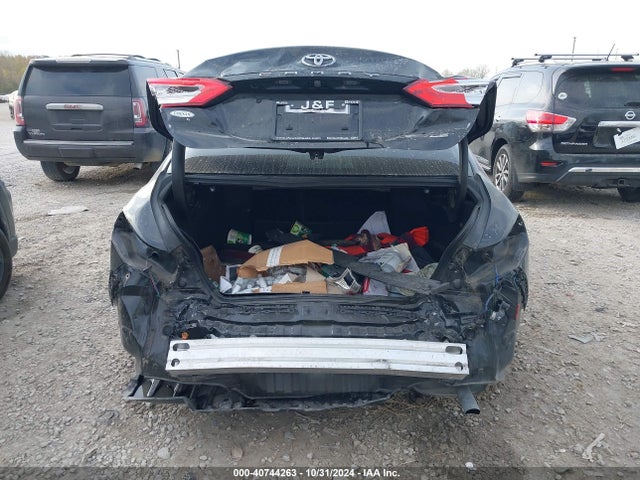 4T1B11HK9JU619588 Toyota CAMRY LE