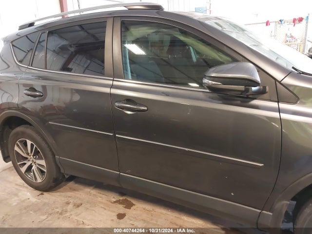 Toyota Rav4 Xle 2017 JTMRFREV2HJ137963 Image 13