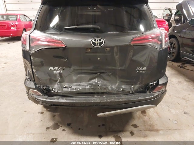 Toyota Rav4 Xle 2017 JTMRFREV2HJ137963 Image 17