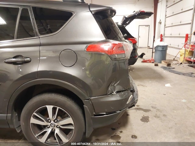 Toyota Rav4 Xle 2017 JTMRFREV2HJ137963 Image 18