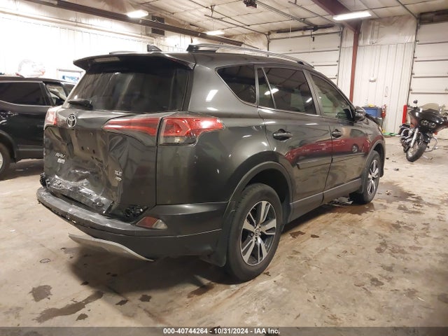 Toyota Rav4 Xle 2017 JTMRFREV2HJ137963 Image 4