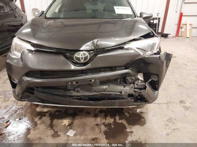 Toyota Rav4 Xle 2017 JTMRFREV2HJ137963 Image 6