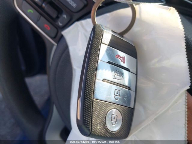 KNDCB3LC6K5285081 KIA NIRO LX