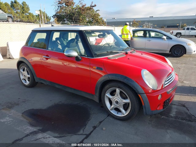 2006 MINI COOPER WMWRC33516TK72648 Photo 0