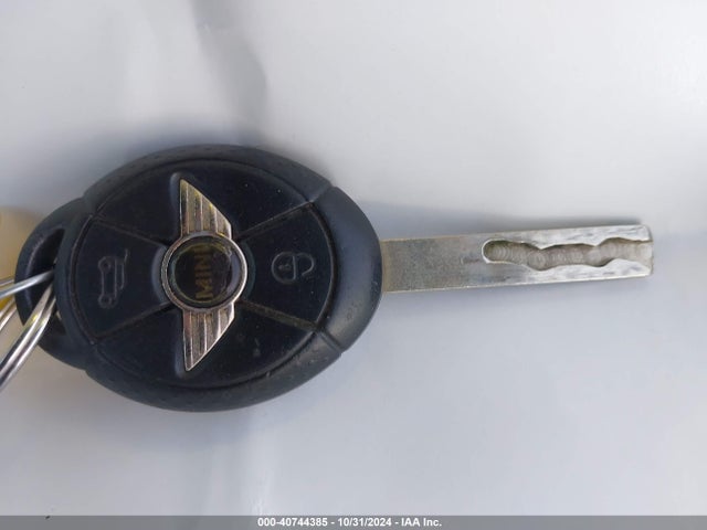 2006 MINI COOPER WMWRC33516TK72648 Photo 10