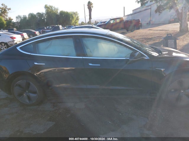 5YJ3E1EA2JF172748 Tesla Model 3 Long Range/mid Range