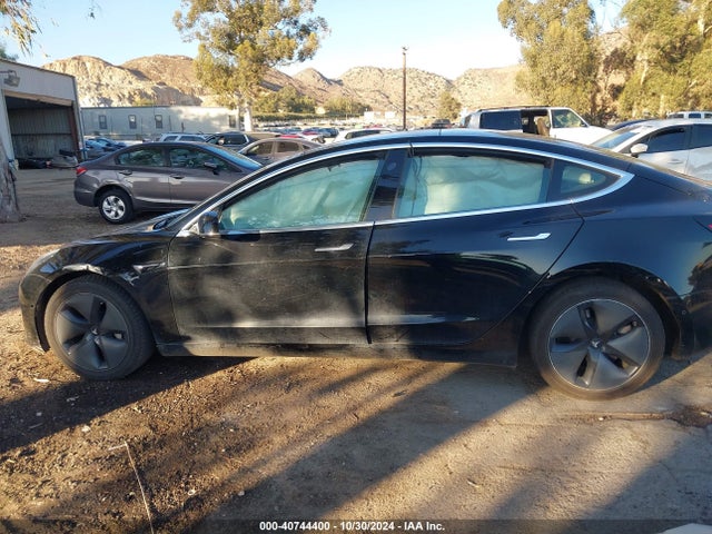 5YJ3E1EA2JF172748 Tesla Model 3 Long Range/mid Range