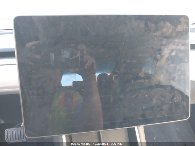 5YJ3E1EA2JF172748 Tesla Model 3 Long Range/mid Range