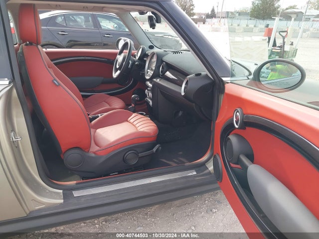 2008 MINI COOPER S WMWMF735X8TV34730 Photo 4