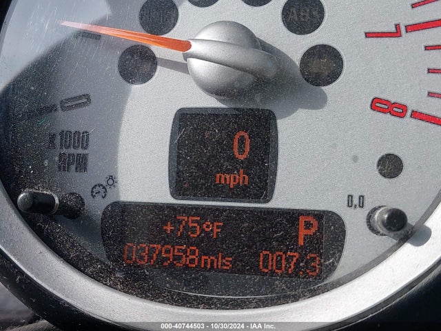 2008 MINI COOPER S WMWMF735X8TV34730 Photo 6
