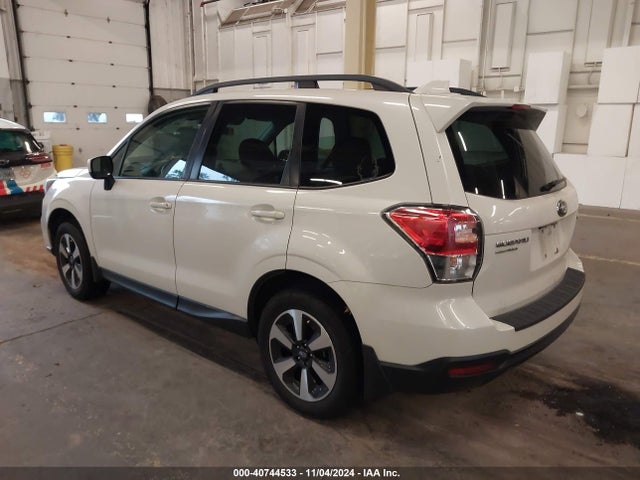 Subaru Forester 2.5i Premium 2018 JF2SJAGC1JH508302 Image 3