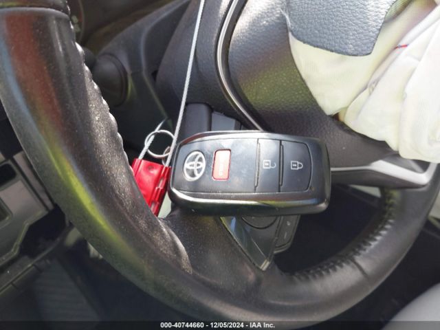 7MUCAABG7PV044598 Toyota Corolla Cross Le