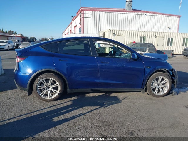 5YJYGDEE2MF090995 Tesla Model Y