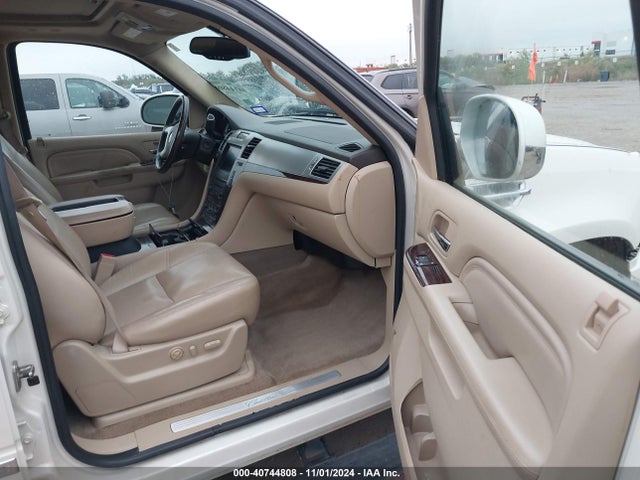 2011 CADILLAC ESCALADE 1GYS3CEF3BR187161 Photo 4