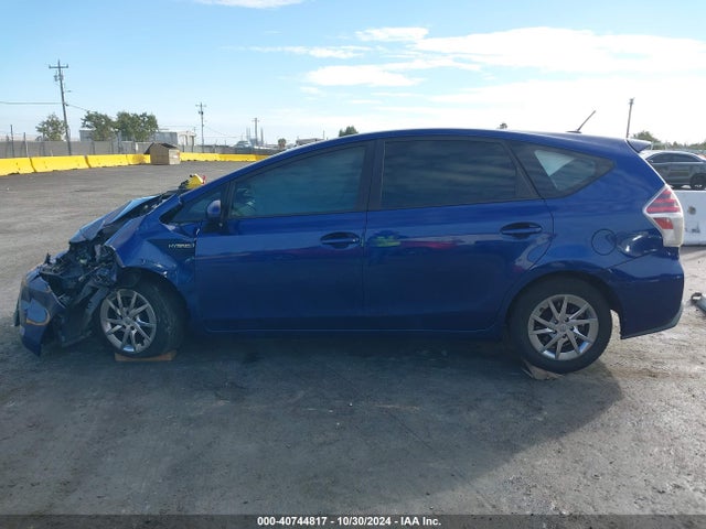 Toyota Prius V Four 2017 JTDZN3EU5HJ070816 Image 15