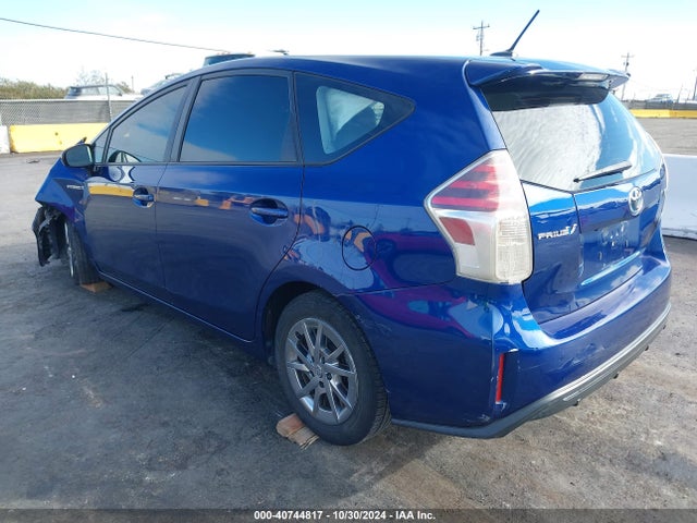 Toyota Prius V Four 2017 JTDZN3EU5HJ070816 Image 3