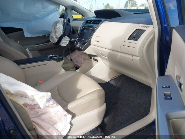 Toyota Prius V Four 2017 JTDZN3EU5HJ070816 Image 5