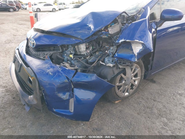 Toyota Prius V Four 2017 JTDZN3EU5HJ070816 Image 6