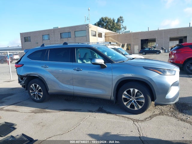 Toyota Highlander Xle 2021 5TDHZRBH6MS095313 Image 14